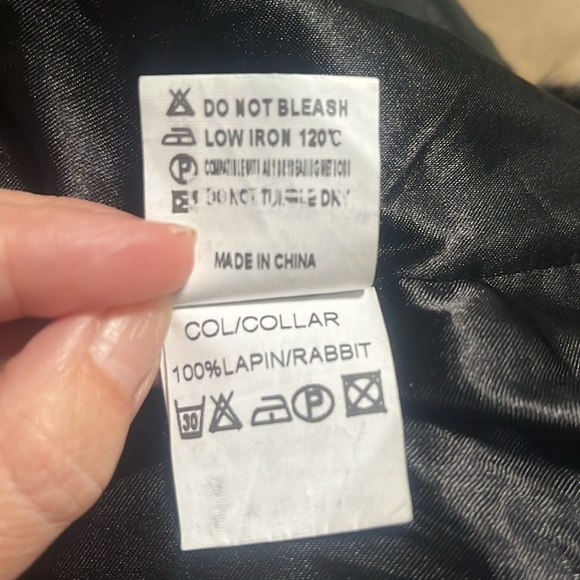 Rabbit fur vest - Picture 10 of 11